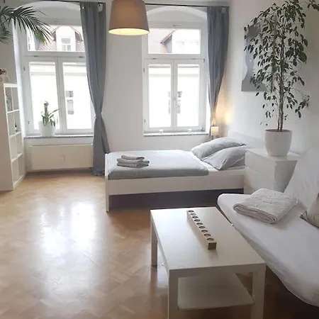Apt In The Trendy District Neustadt/louisenstrasse